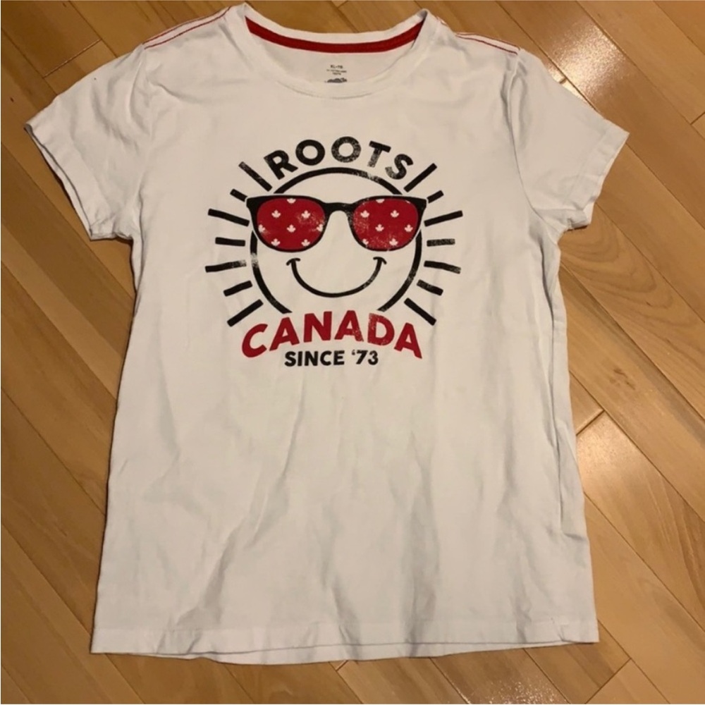 EUC Roots Kids Canada Short Sleeve T-shirt - size YXL (11/12) - Picture 1 of 5
